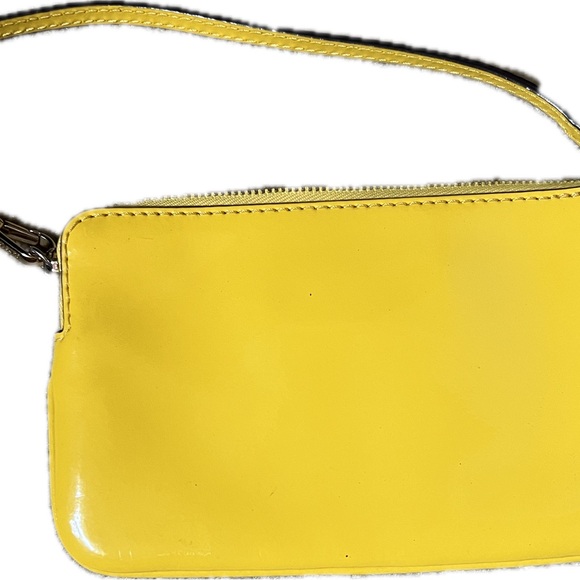 Michael Kors Fulton Yellow Citrus Patent Leather Wristlet 7 x 4 - Picture 3 of 4